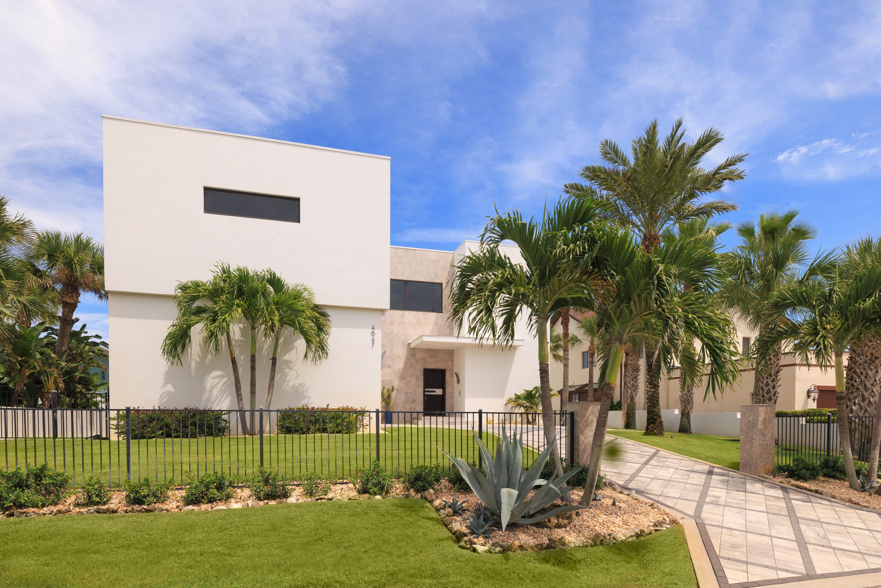Modern Beach Residence